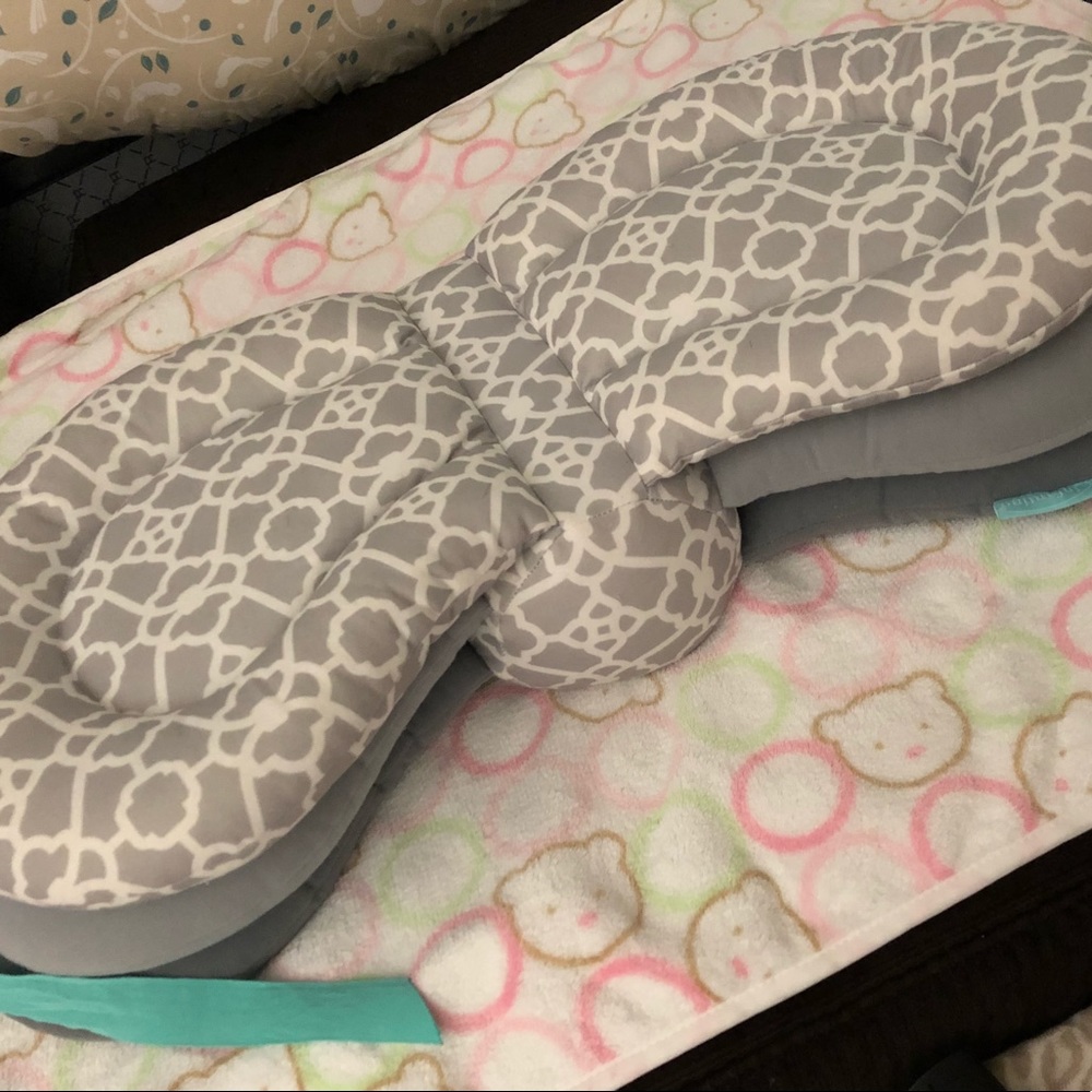 Sold!! Breastfeeding Pillow